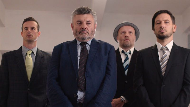 Herci Klára Miklasová a Jiří Štrébl v novém videoklipu kapely Lety Mimo